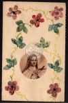 Blumenranke aus echten Briefmarken DR Belgien