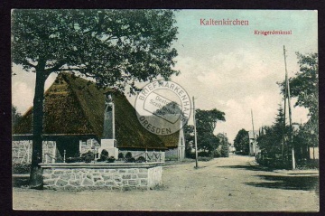 Kaltenkirchen Kriegedenkmal Häuser Reetdach 