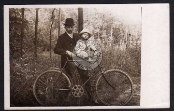 All Heil Fahrrad Fotokarte Mann Kind ca. 1920 