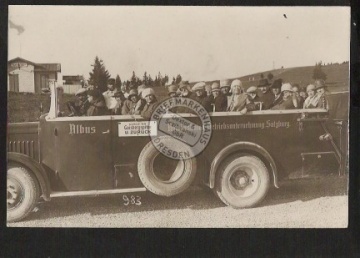 Auto Albus Autobus Stadtrundfahrt vor Gaisberg 