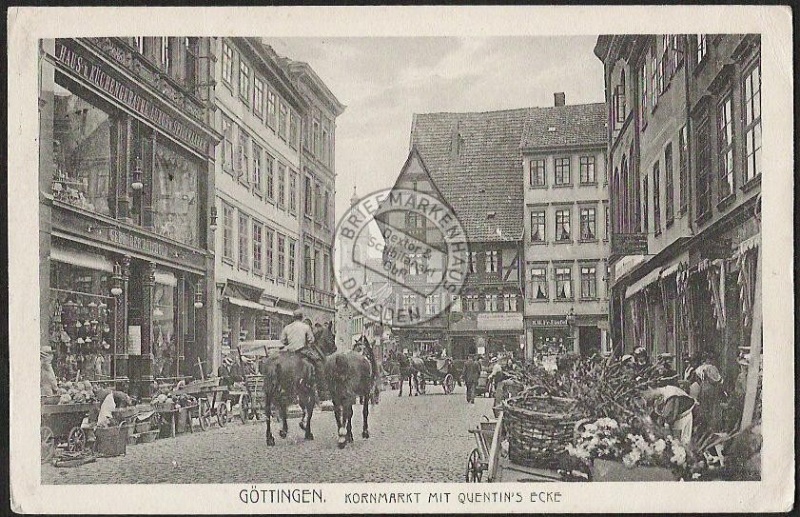 Göttingen Kornmarkt mit Quentins Ecke haus und 