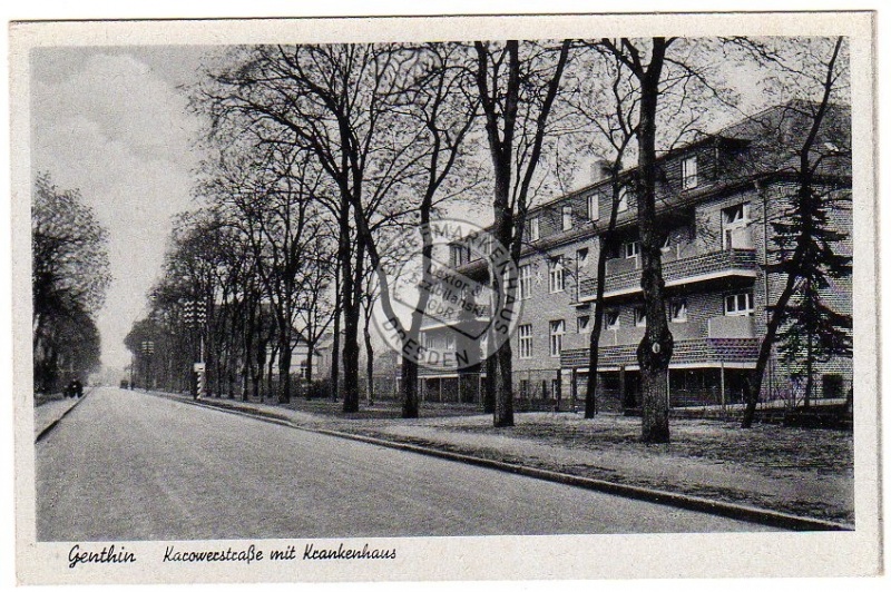 Genthin Karowerstrasse mit Krankenhaus 